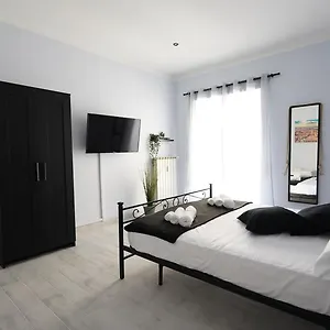  Appartamento Tina's House Near Metro A Italia